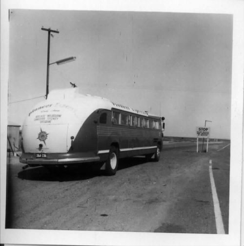The original fruit fly inspection roadblock at Cockburn in 1964.